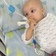 Российские благотворители борются за жизнь умирающего младенца