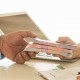 Какая валюта стала самой подделываемой в мире в 2021 году